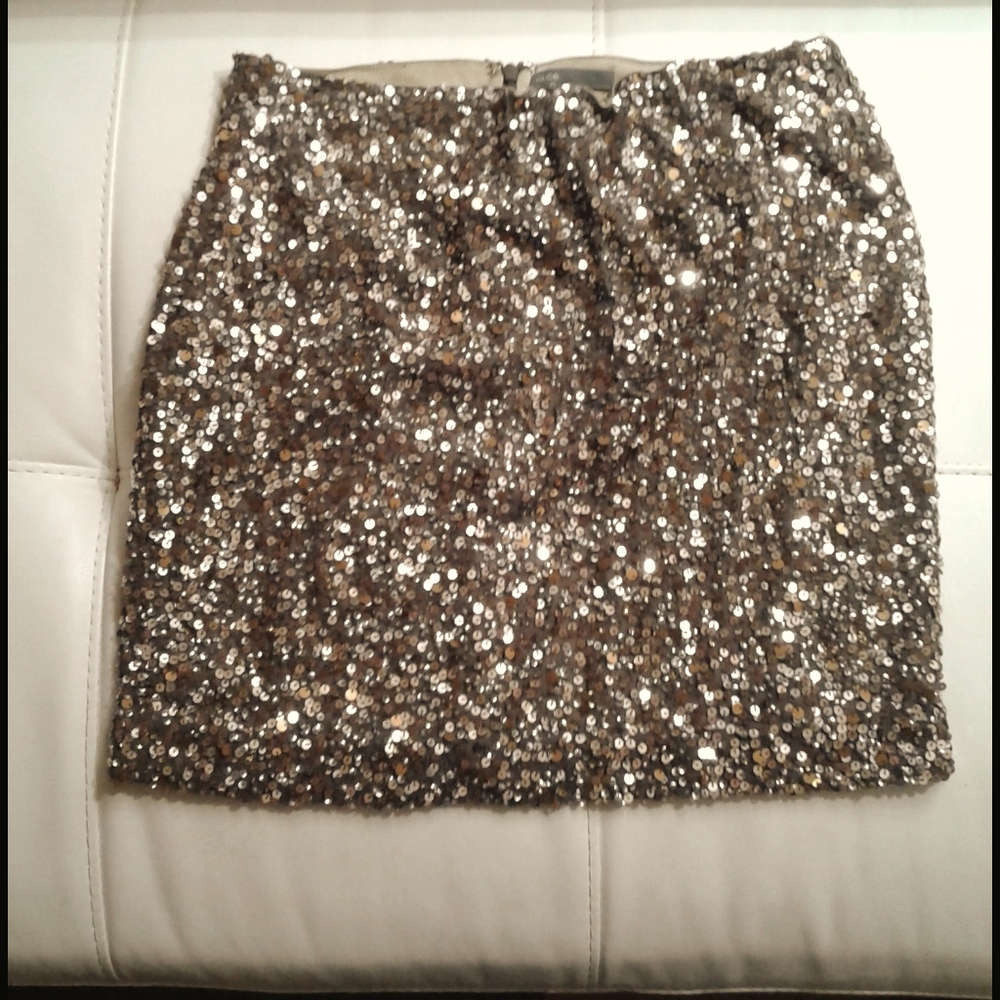Vince size 2 mini skirt sequins